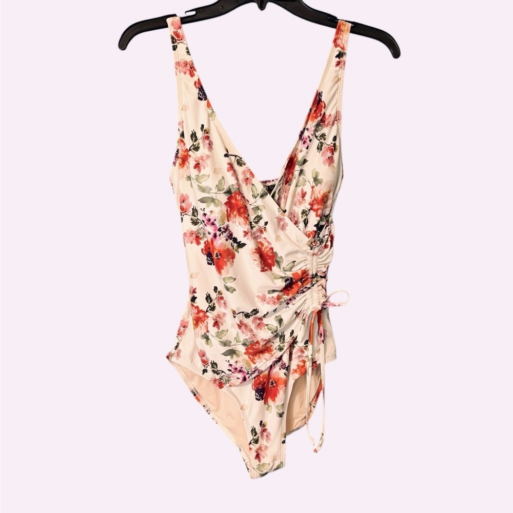 NIPTUCK  One Piece Swimsuit Crisscross Top Rushing 6 Lined